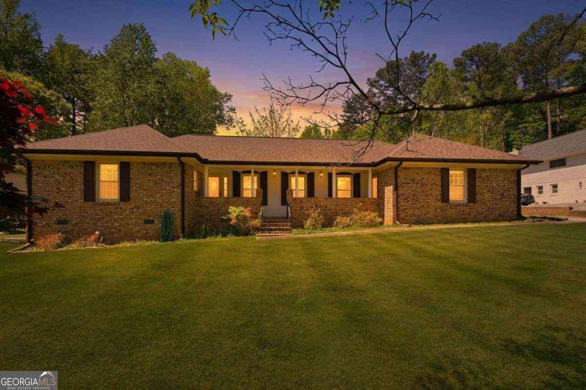 Homes For Sale - 751 Oakley Drive NW<br/> Marietta, GA 30064