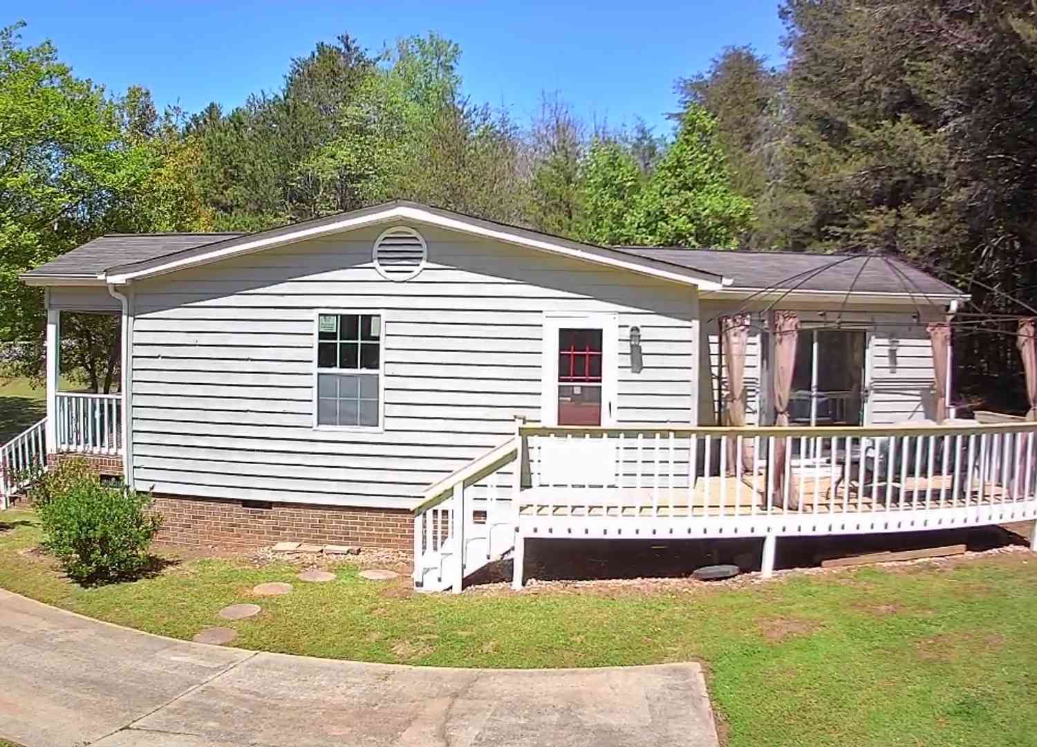 Homes For Sale - 620 S Hogan Drive<br/> Oconee County, Westminster, SC 29693