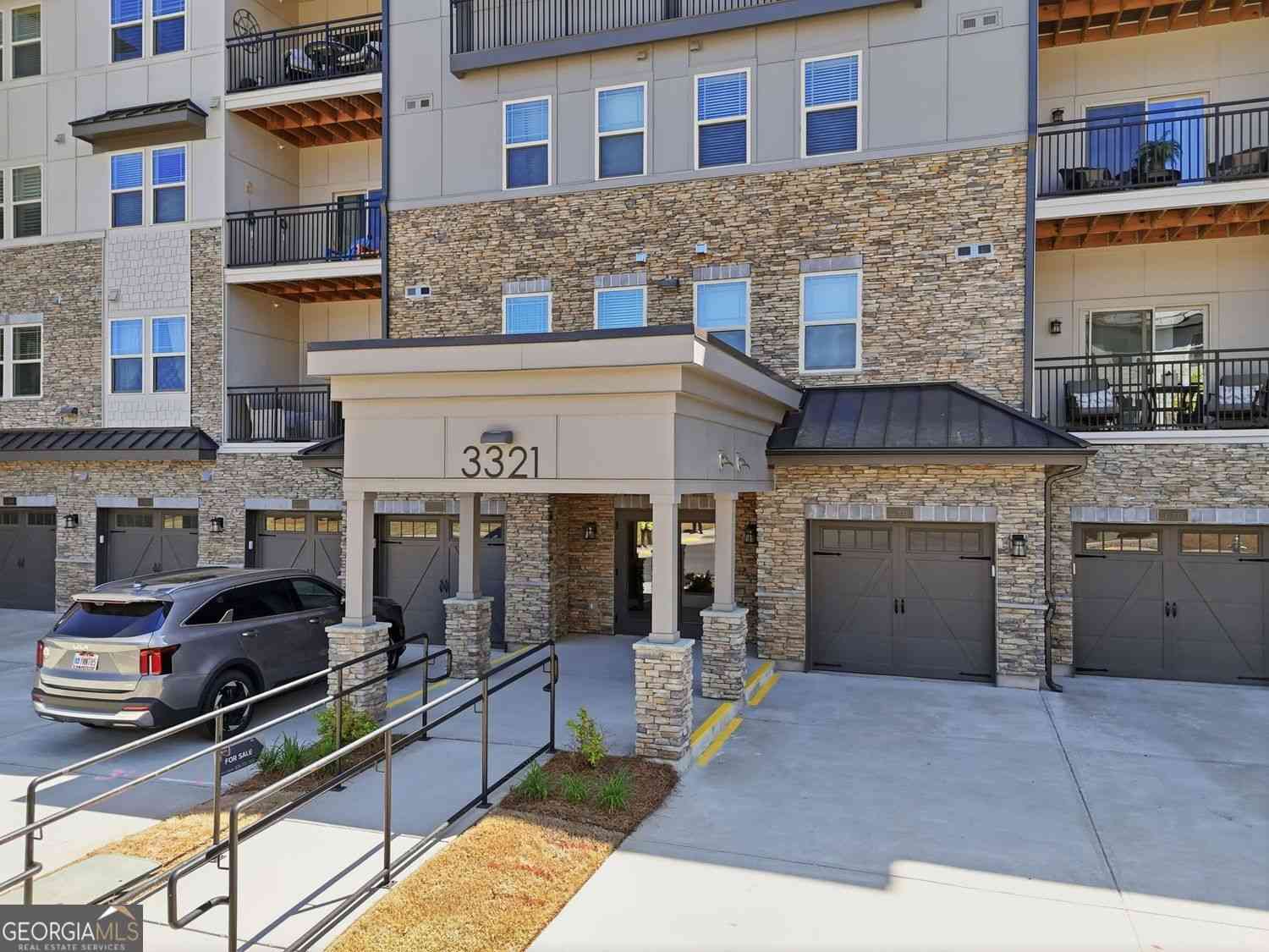 Condo For Sale - 3321 Orwell Way #3204<br/> Cumming, GA 30041