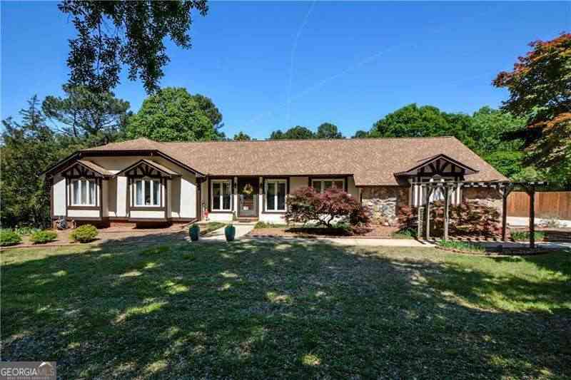 Homes For Sale - 130 Hawn Road<br/> Fayette County, Fayetteville, GA 30215