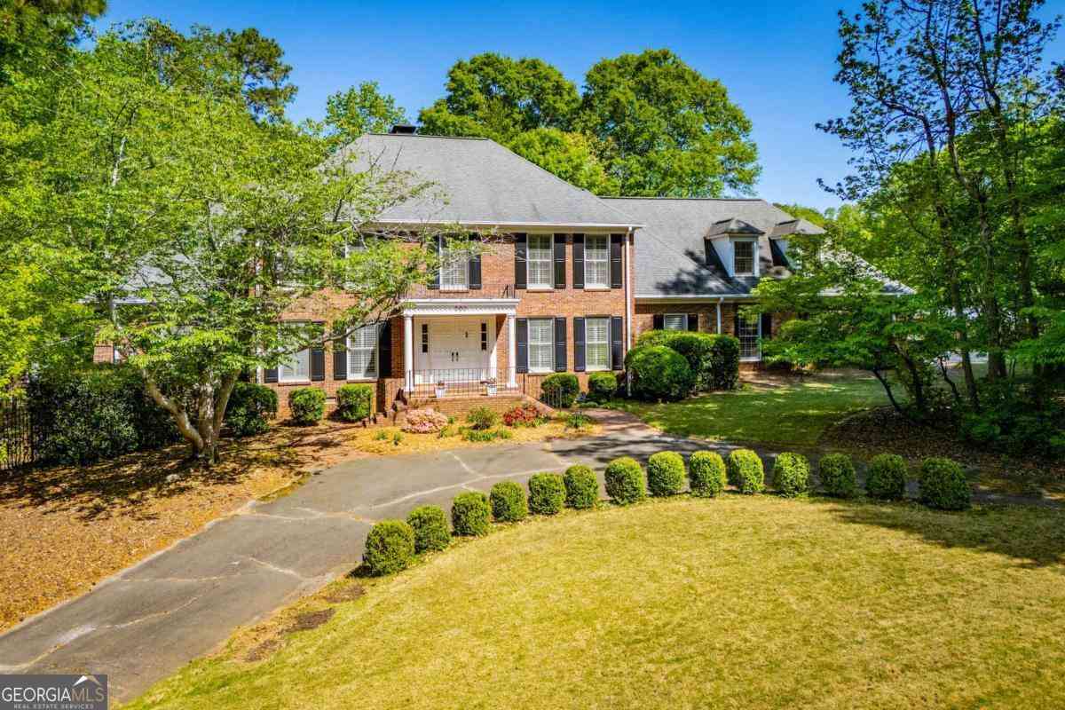 Homes For Sale - 203 S Ole Hickory Trail<br/> Carrollton, GA 30117