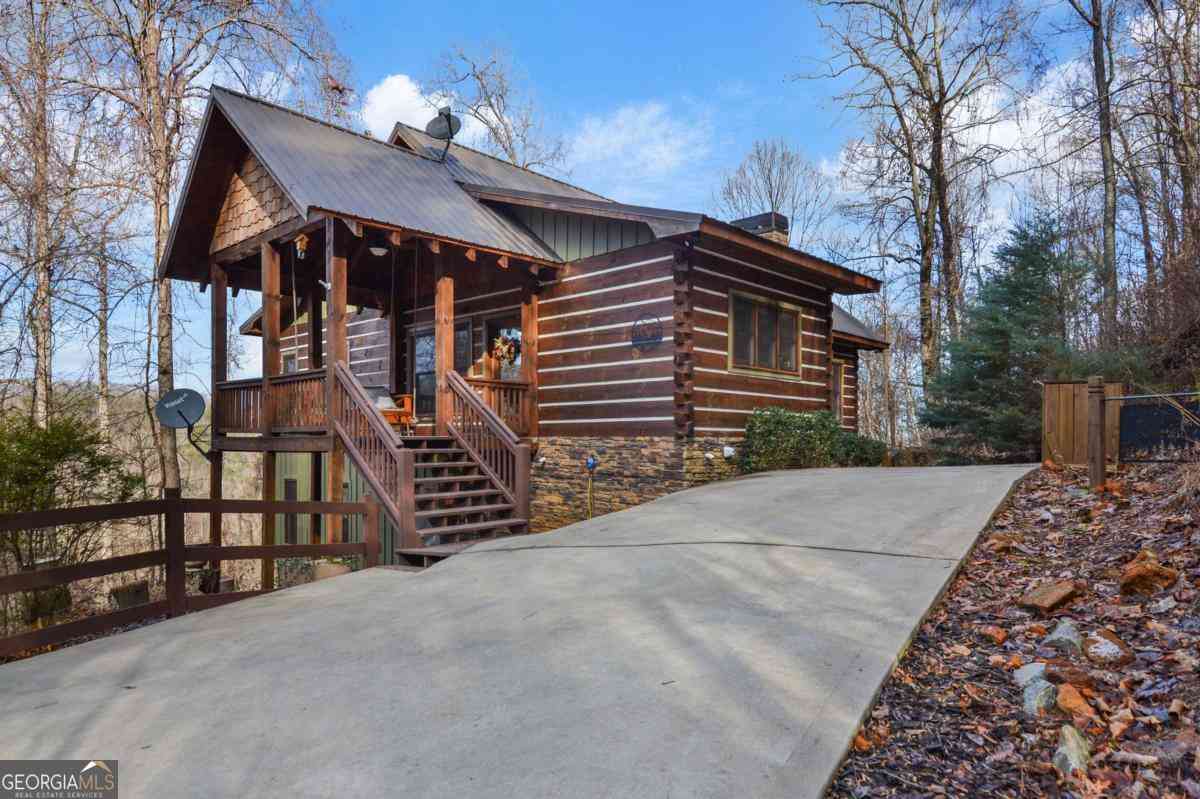 Homes For Sale - 401 Dancing Leaves Trail<br/> Blue Ridge, GA 30513