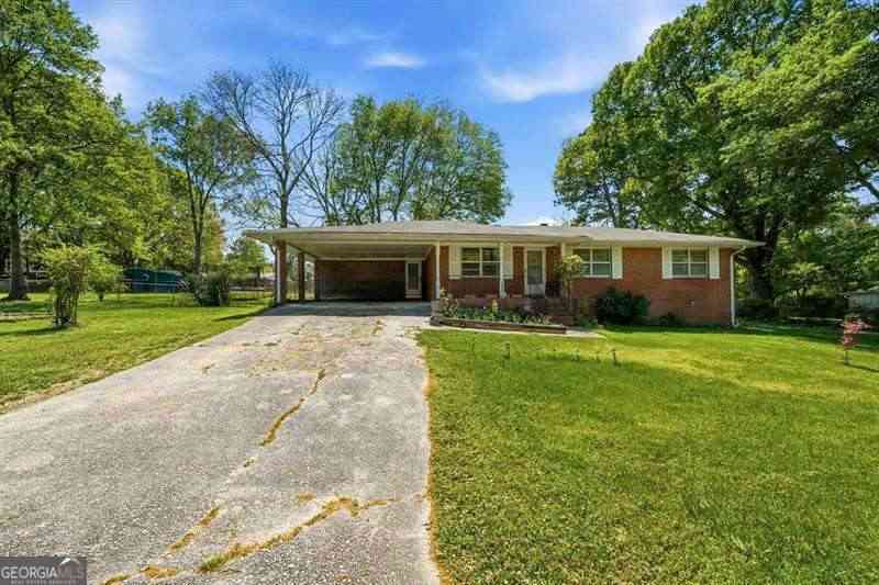 Homes For Sale - 1210 Topaz Lane<br/> Villa Rica, GA 30180
