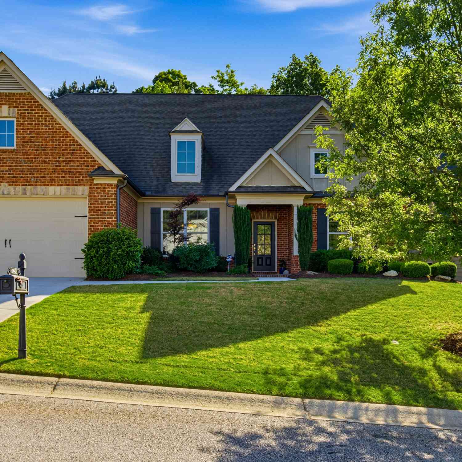 Homes For Sale - 2668 Limestone Creek Drive<br/> Gainesville, GA 30501