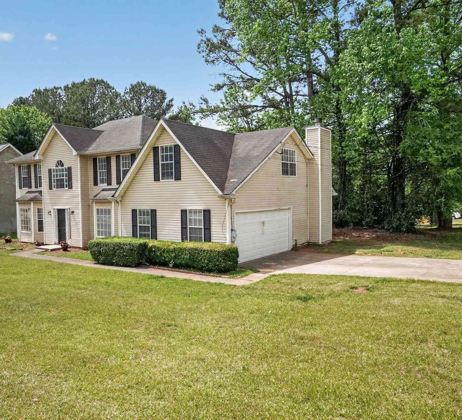 Homes For Sale - 6343 Laurel Green Drive<br/> Dekalb County, Lithonia, GA 30058