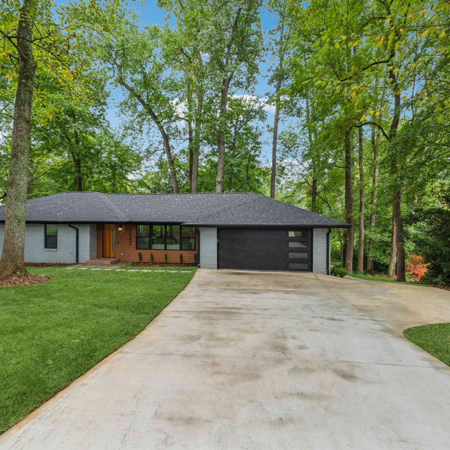 Homes For Sale - 1542 Lavista Road NE<br/> Dekalb County, Atlanta, GA 30329