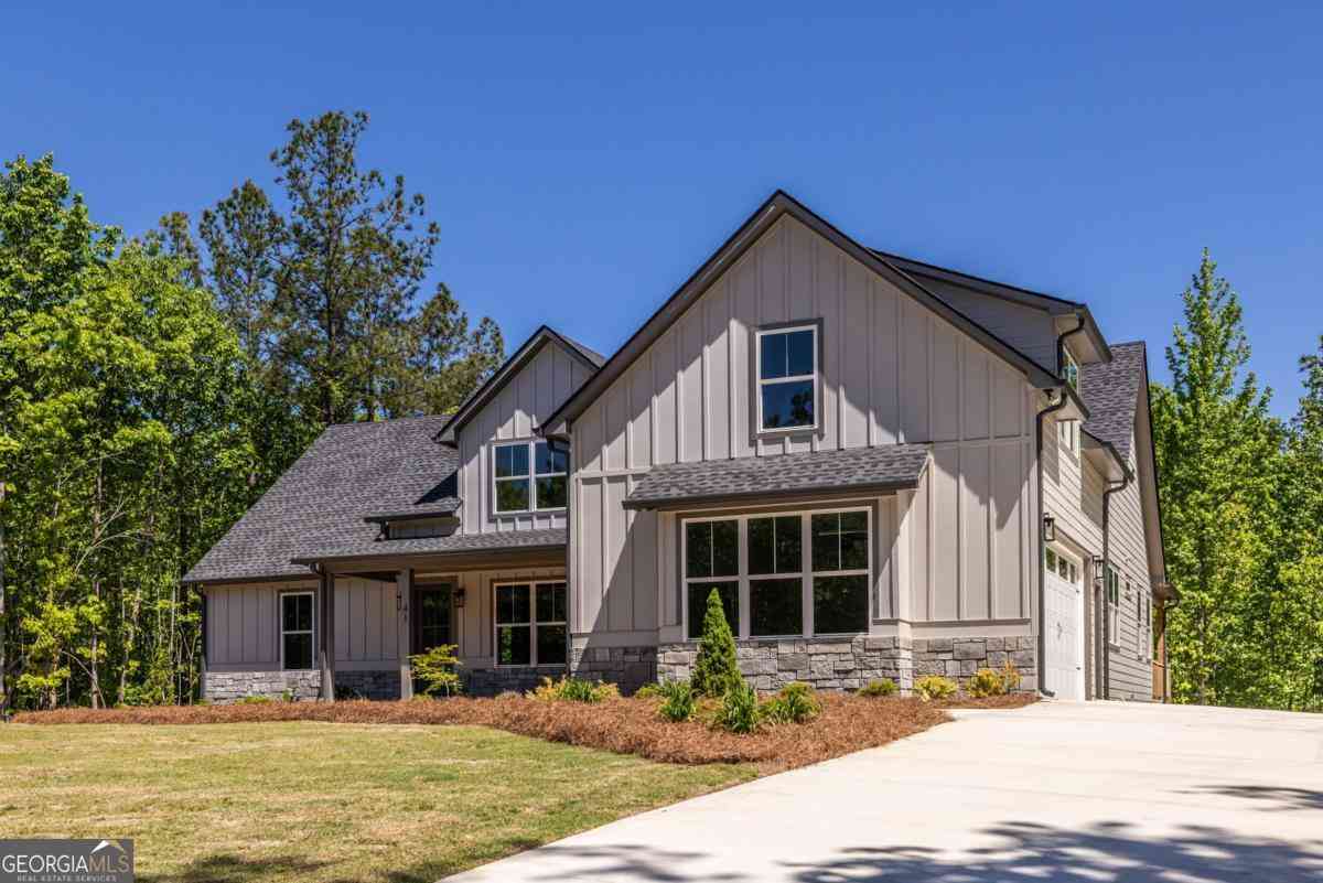 Homes For Sale - 41 Lone Bear Path<br/> Dallas, GA 30132