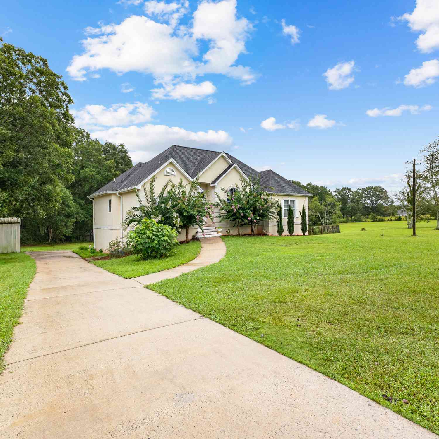 Homes For Sale - 502 N Rover Road<br/> Spalding County, Williamson, GA 30292
