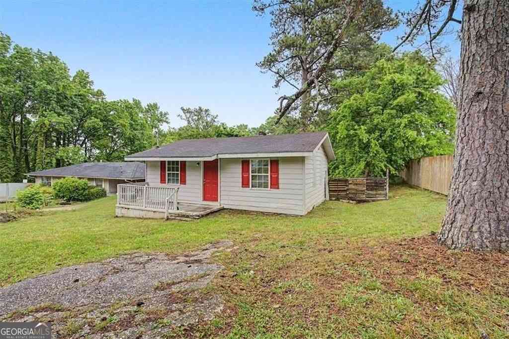 Homes For Sale - 8012 Green Street<br/> Douglas County, Douglasville, GA 30134