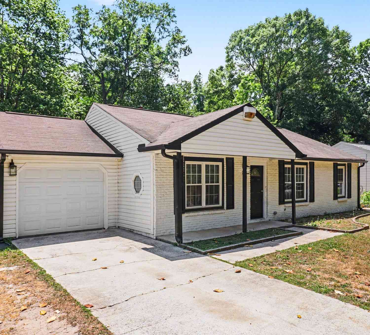 Homes For Sale - 627 Towngate Boulevard<br/> Clayton County, Jonesboro, GA 30238