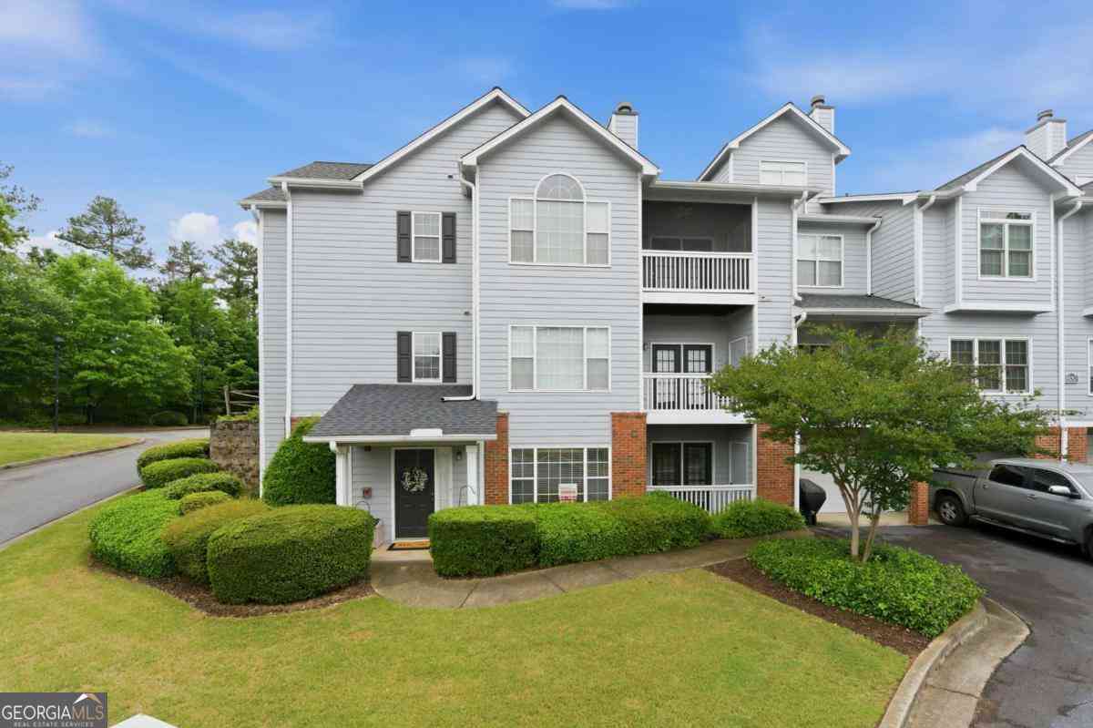 Condo For Sale - 812 Vinings Forest Lane SE<br/> Smyrna, GA 30080