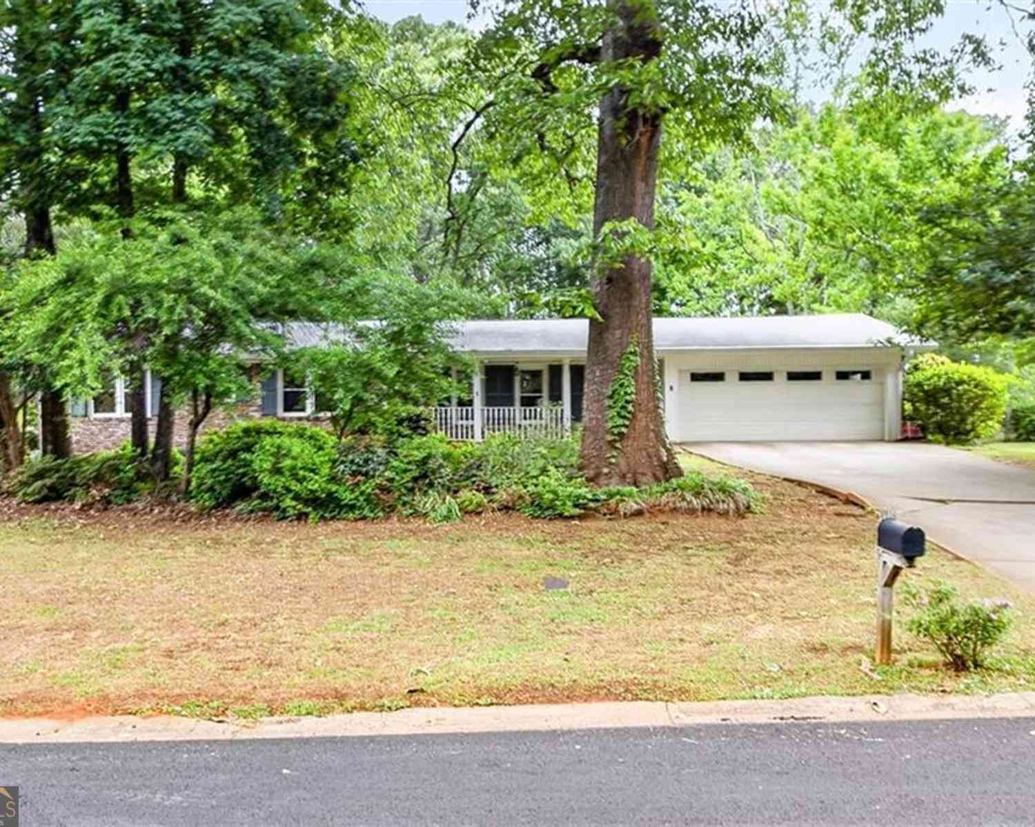 Homes For Sale - 5623 Crestwood Drive<br/> Stone Mountain, GA 30087