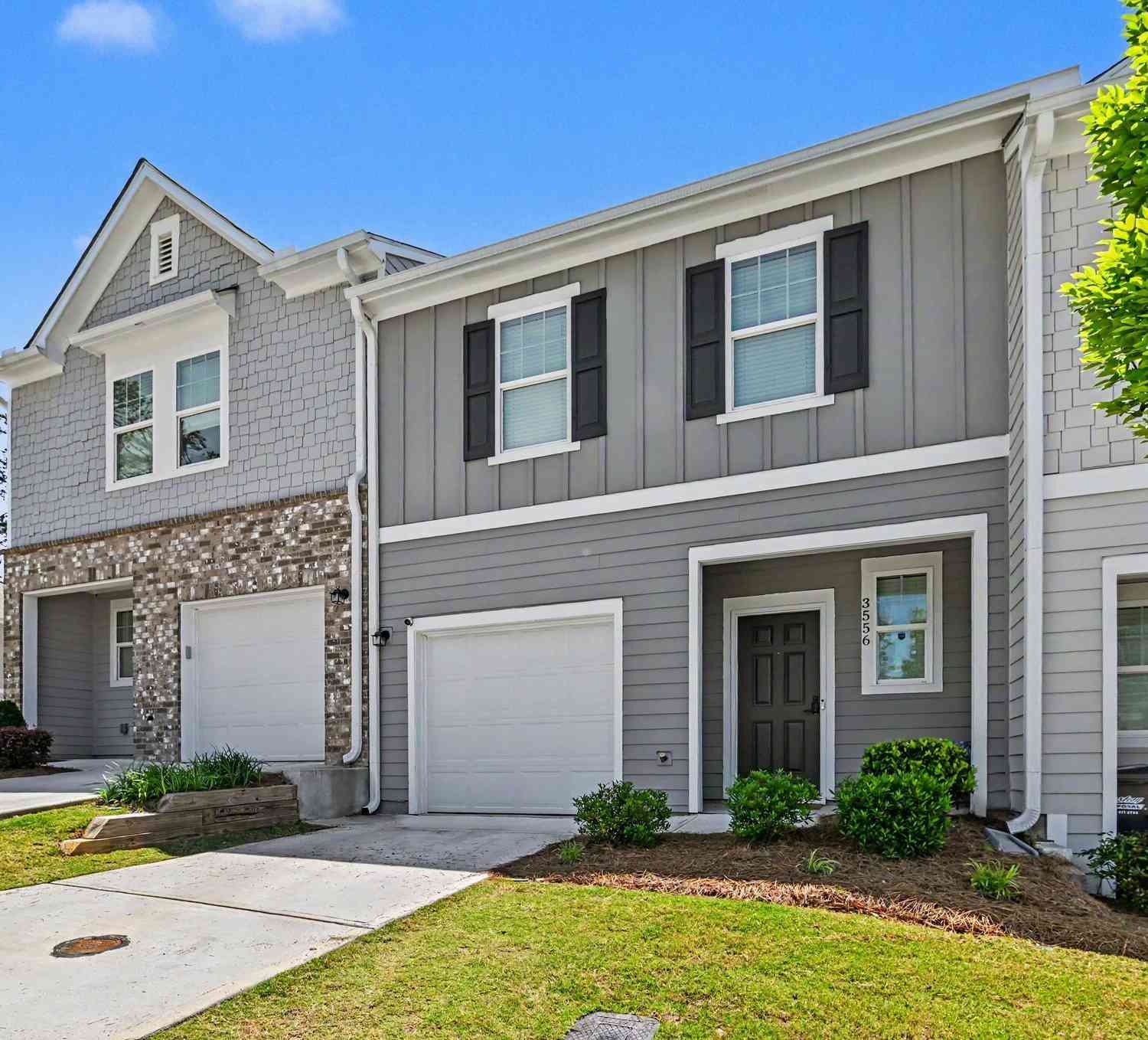 Townhouse For Sale - 3556 Bluebird Court SW<br/> Atlanta, GA 30331