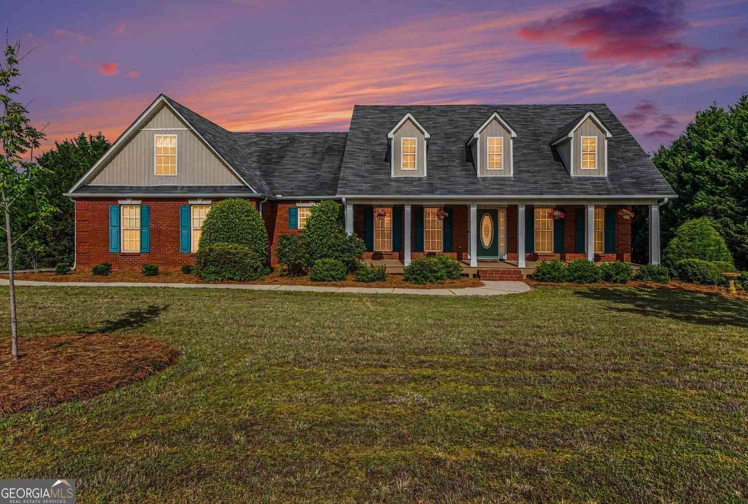 Homes For Sale - 604 Windermere Court<br/> Hampton, GA 30228