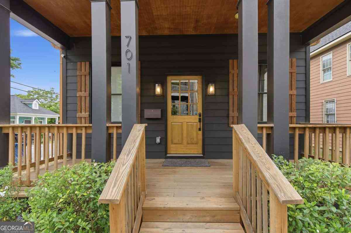Homes For Sale - 701 Smith Street SW<br/> Atlanta, GA 30310
