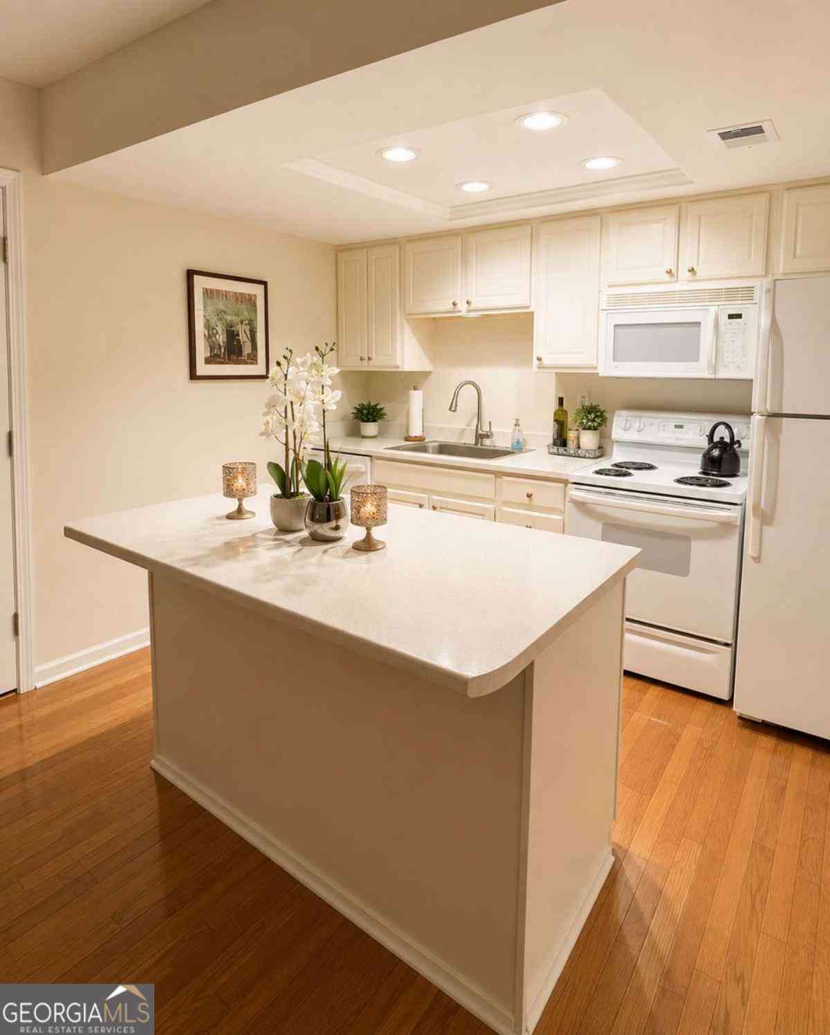 Condo For Sale - 2043 Chastain Park Court NE<br/> Atlanta, GA 30342