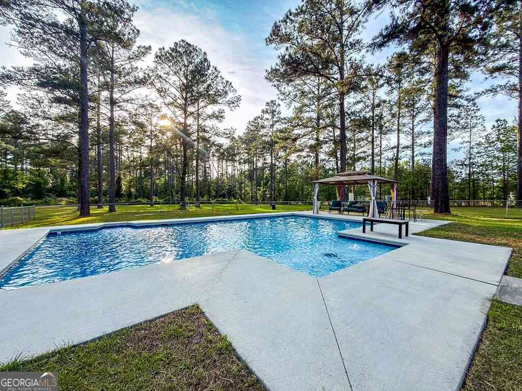 Homes For Sale - 353 Alapaha River Drive<br/> Alapaha, GA 31622