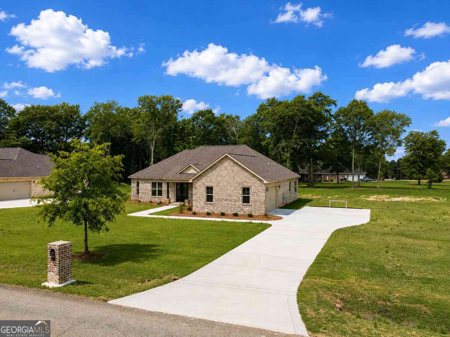 Homes For Sale - 3379 Houser Mill Road<br/> Byron, GA 31008
