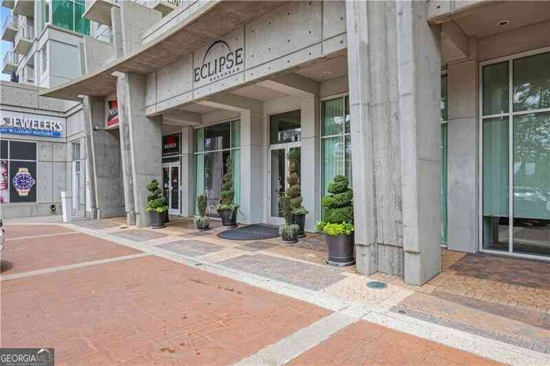 Condo For Sale - 250 Pharr Road NE #606<br/> Atlanta, GA 30305