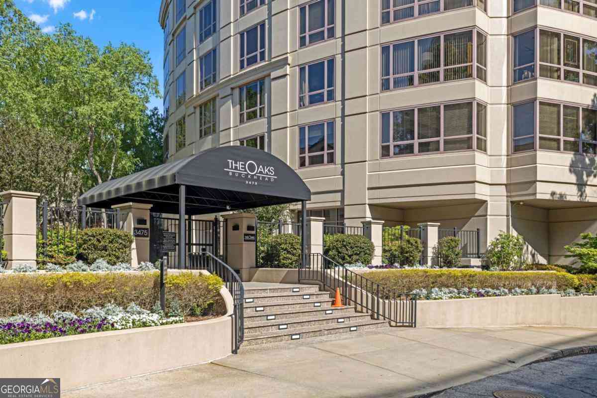 Condo For Sale - 3475 Oak Valley Road NE #650<br/> Atlanta, GA 30326