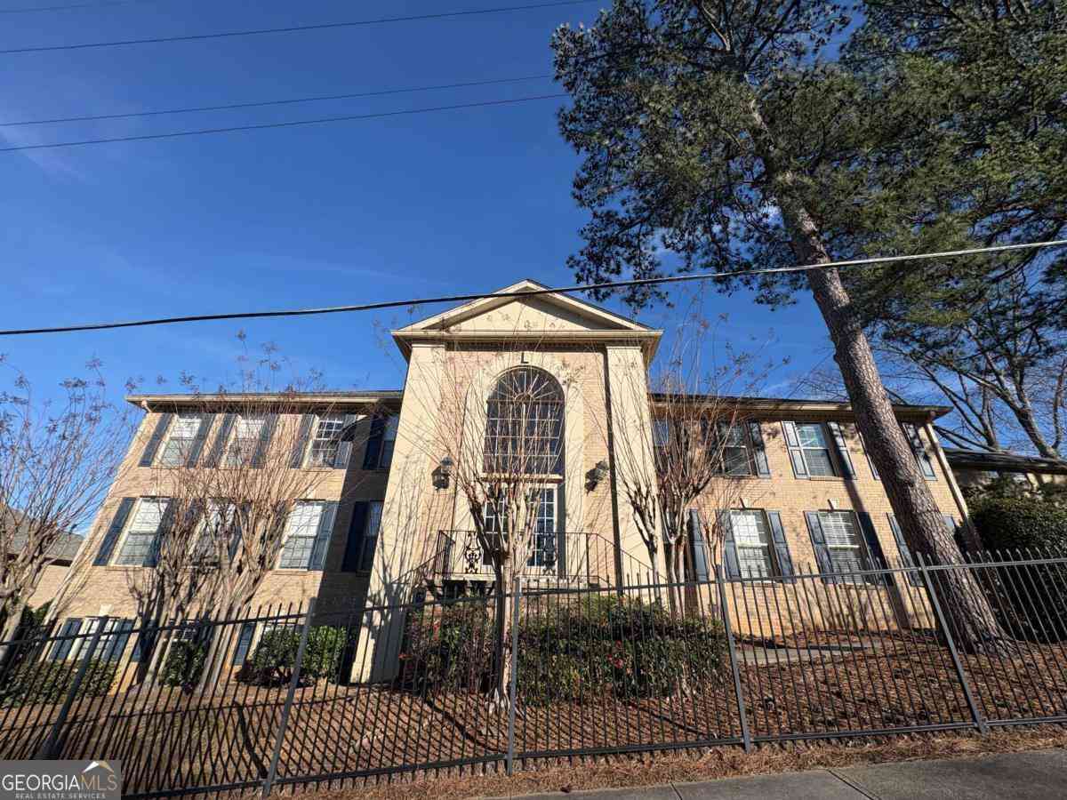 Condo For Sale - 750 Dalrymple Road #L3<br/> Atlanta, GA 30328