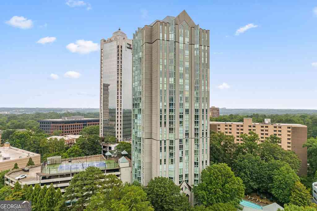 Condo For Sale - 2870 Pharr Court South NW #203<br/> Atlanta, GA 30305