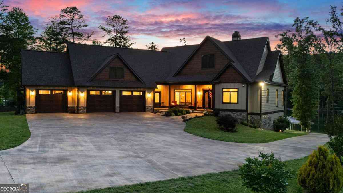 Homes For Sale - 117 Valley View Court<br/> Blairsville, GA 30512