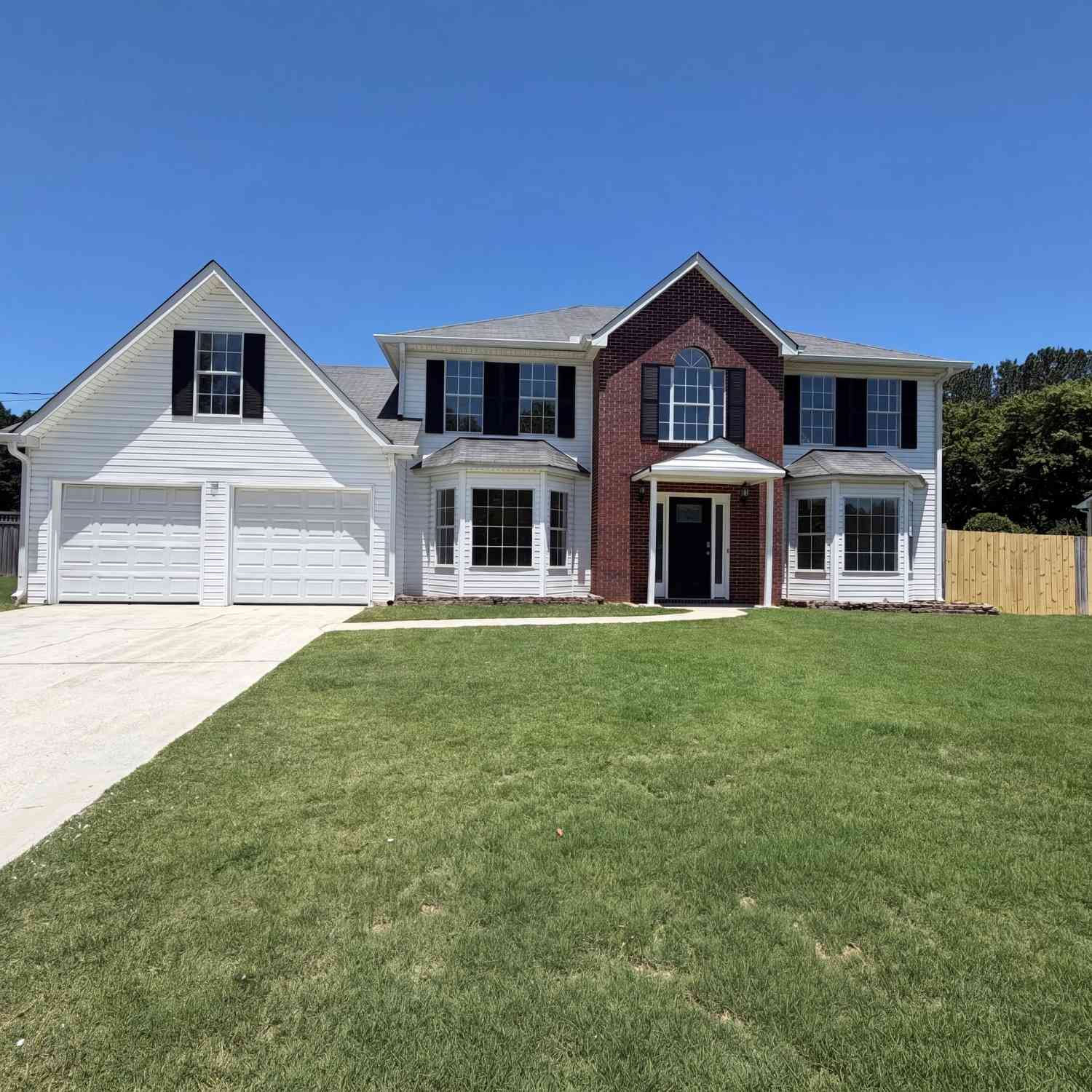 Homes For Sale - 2125 Rosewood Mill Court<br/> Loganville, GA 30052