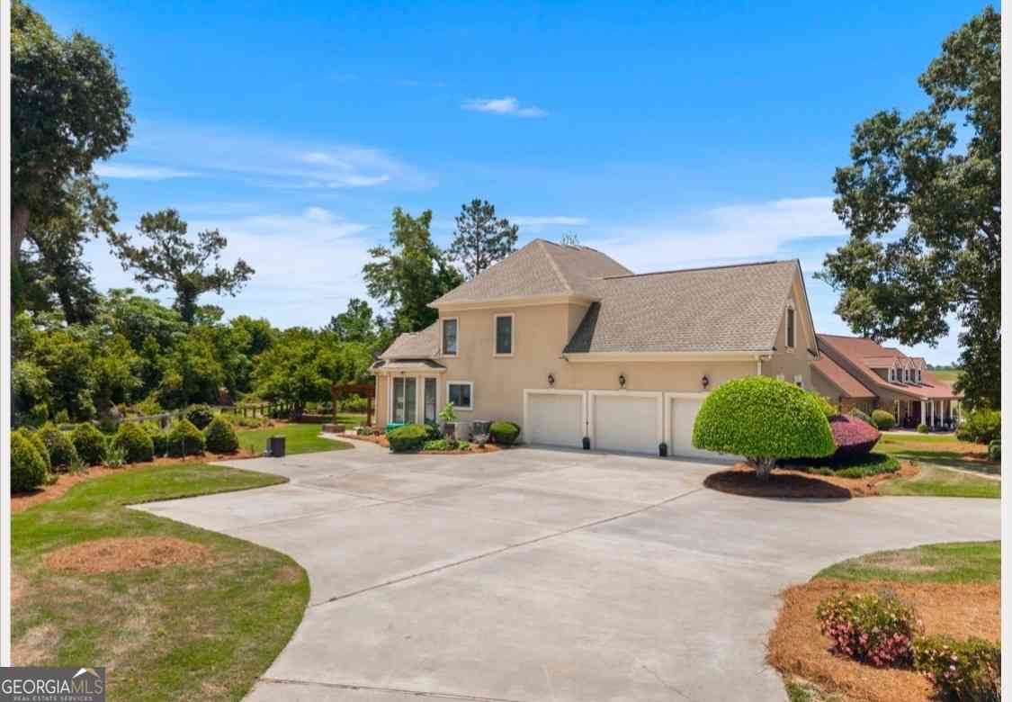 Homes For Sale - 240 Fairways Drive<br/> Warner Robins, GA 31088