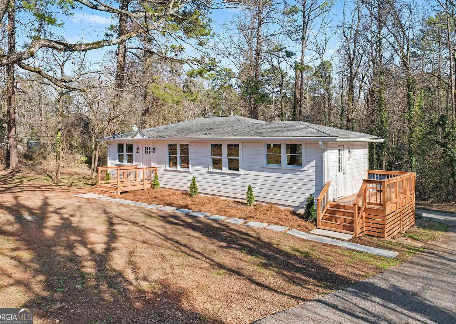 Homes For Sale - 5284 Campbellton Road SW<br/> Atlanta, GA 30331