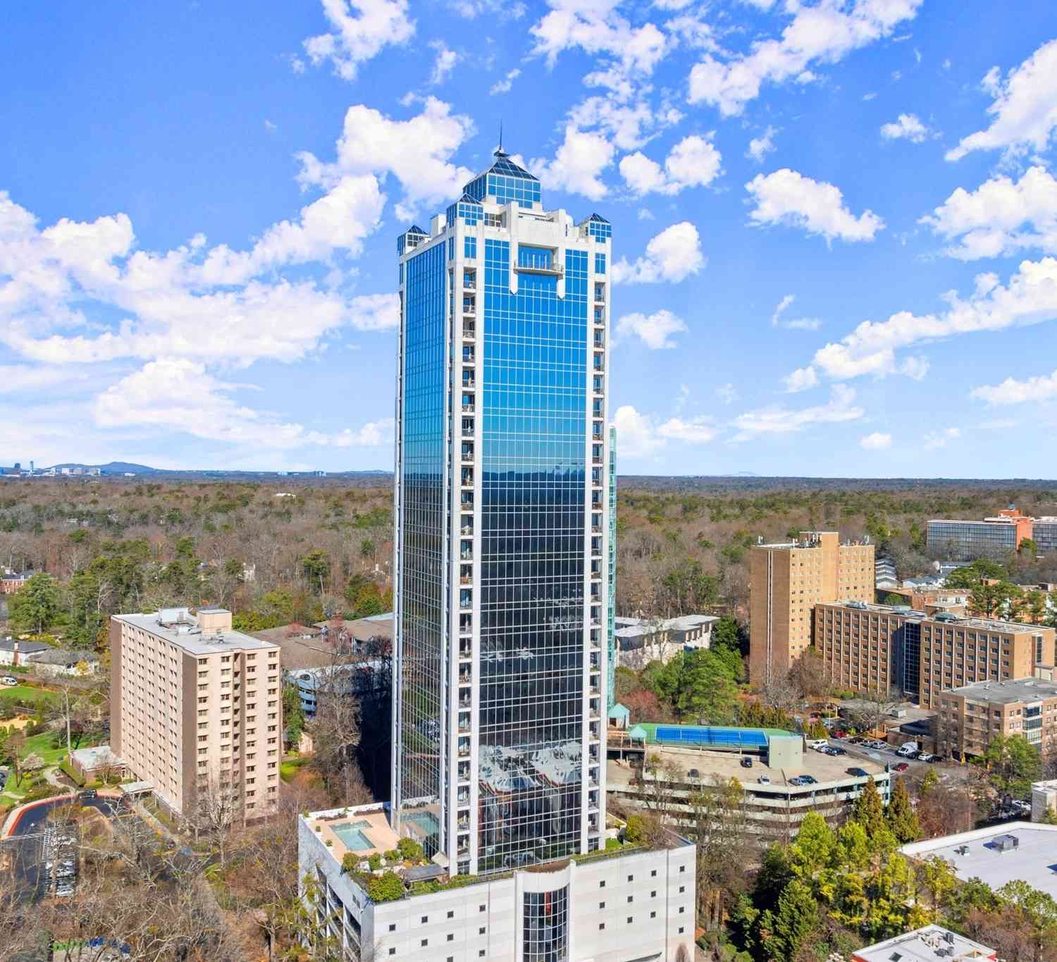 Condo For Sale - 2828 Peachtree Road NE # 701<br/> Atlanta, GA 30305