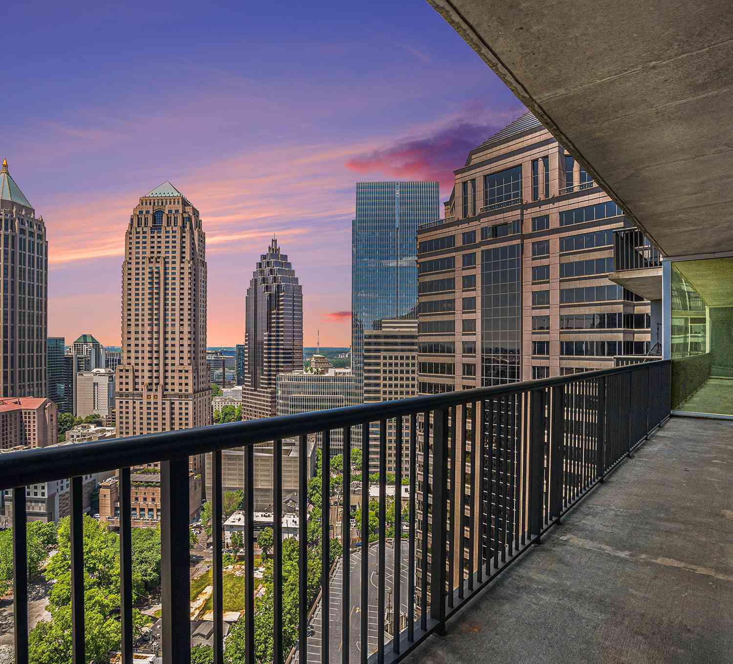 Condo For Sale - 1080 Peachtree Street NE #2515<br/> Atlanta, GA 30309