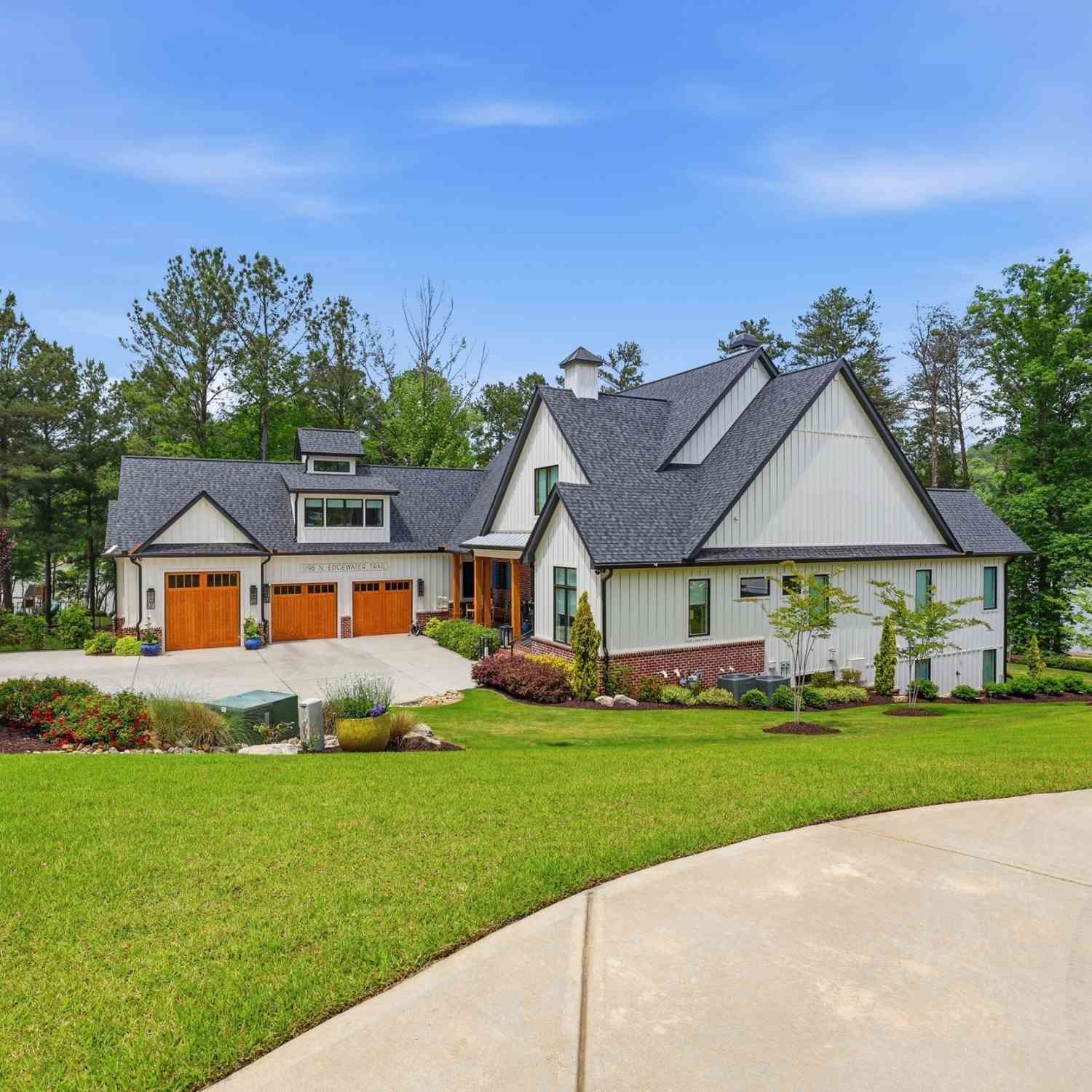 Homes For Sale - 1198 N Edgewater Trail<br/> Stephens County, Toccoa, GA 30577
