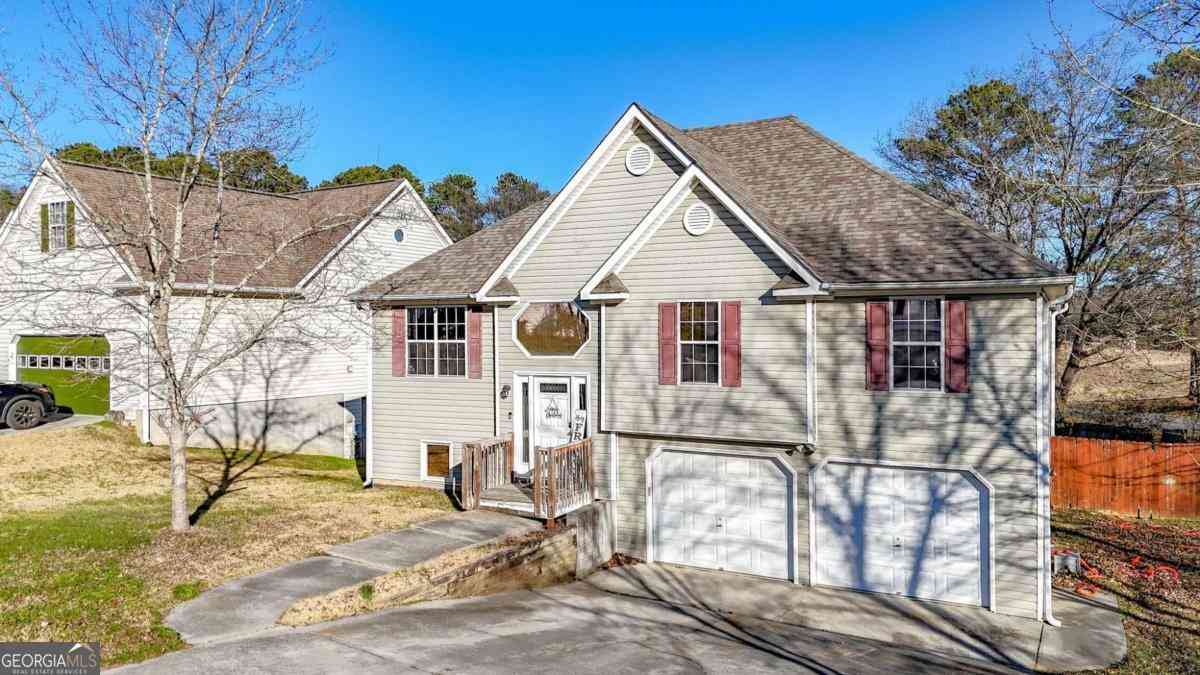 Homes For Sale - 101 Twin Oaks Drive<br/> Calhoun, GA 30701