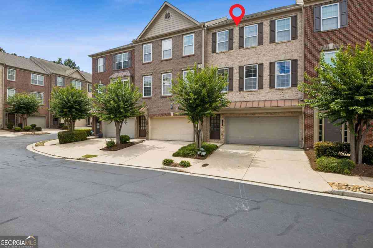 Townhouse For Sale - 3279 Greenwood Oak Drive<br/> Peachtree Corners, GA 30092