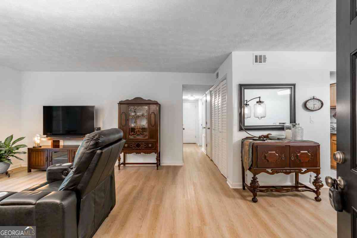 Condo For Sale - 3160 Seven Pines Court #110<br/> Atlanta, GA 30339