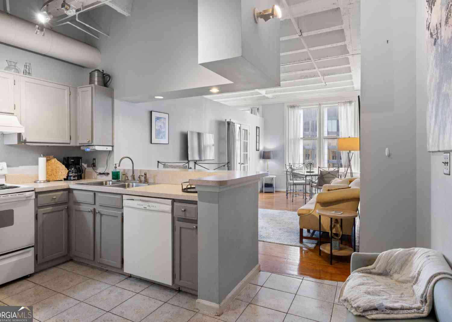 Condo For Sale - 32 Peachtree Street NW #1605<br/> Atlanta, GA 30303
