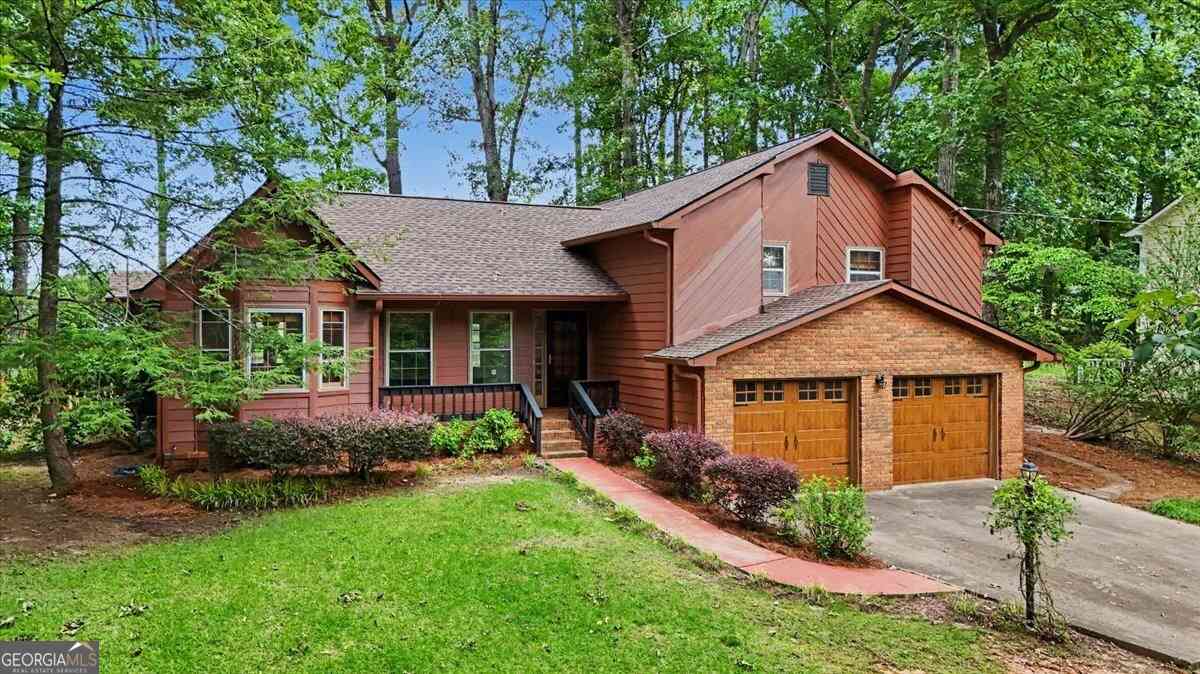 Homes For Sale - 382 Indian Lake Court<br/> Hiram, GA 30141