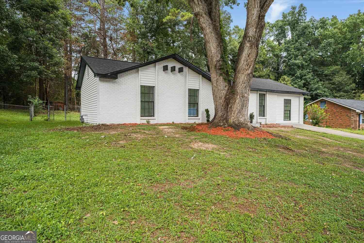 Homes For Sale - 6073 Fieldcrest Drive<br/> Morrow, GA 30260