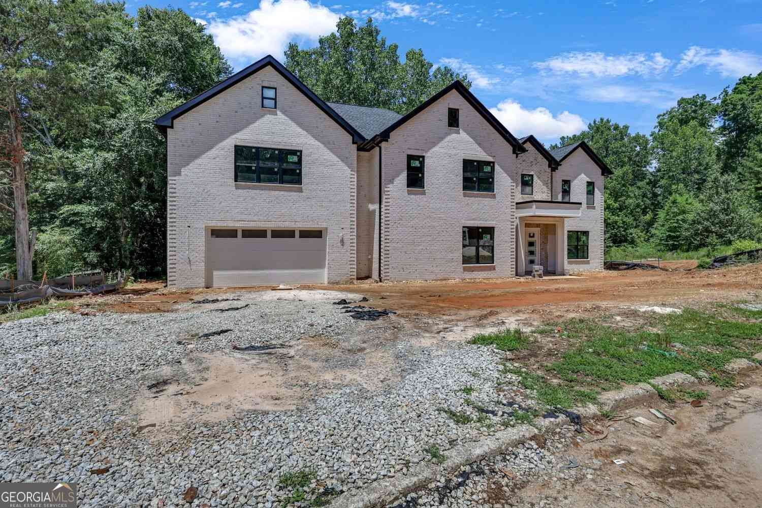 Homes For Sale - 2865 Echelon Court<br/> Snellville, GA 30039