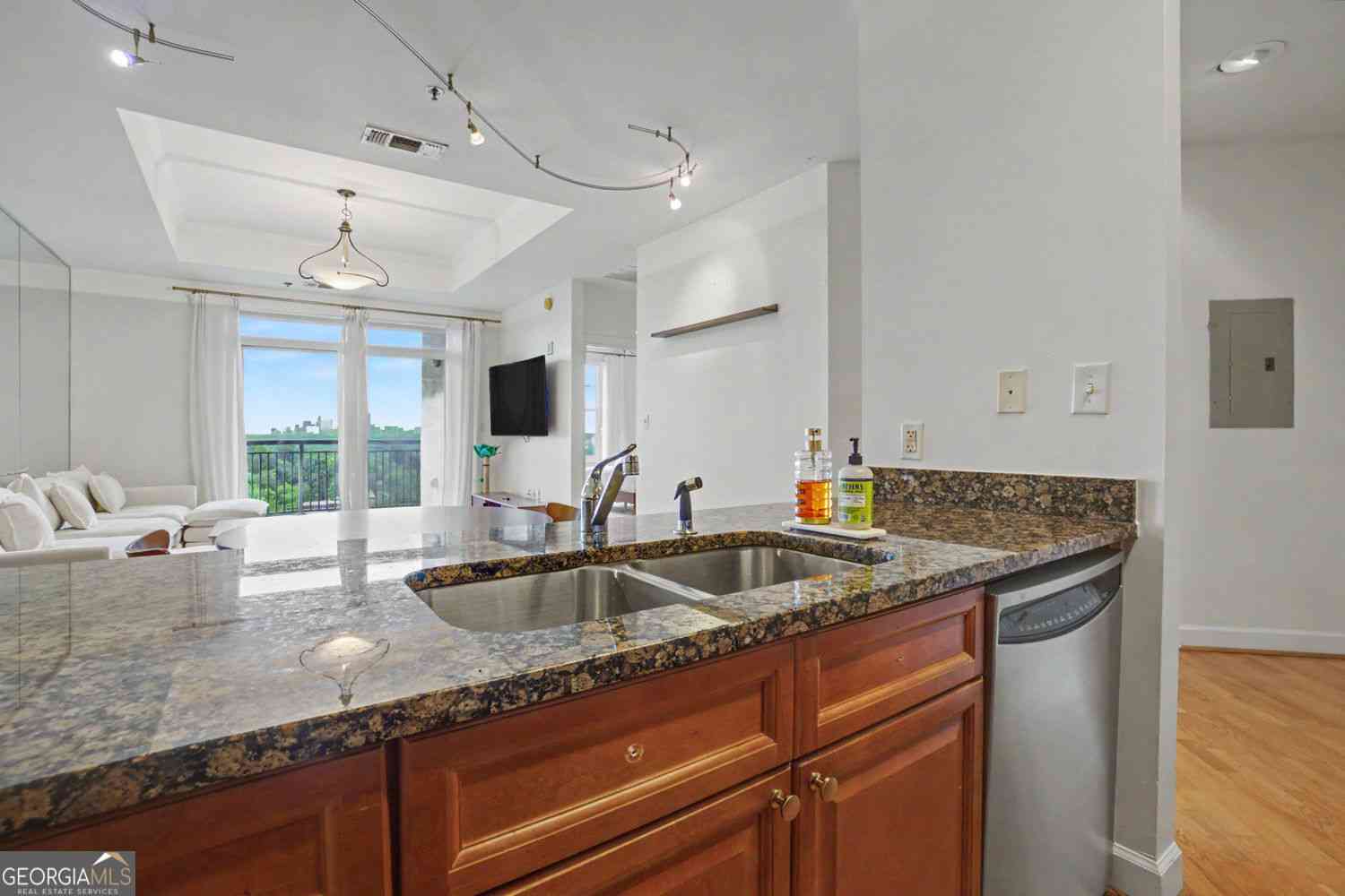 Condo For Sale - 325 E Paces Ferry Road NE #1107<br/> Atlanta, GA 30305