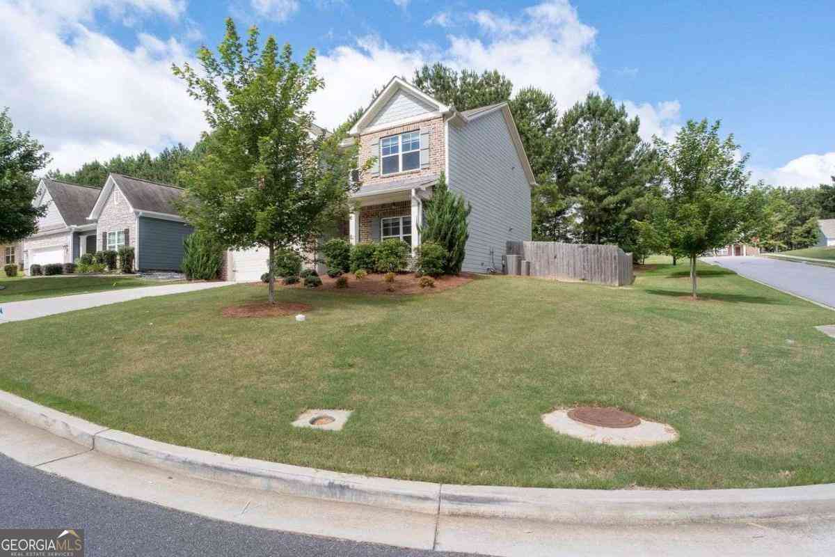 Homes For Sale - 111 Crestbrook Way<br/> Dallas, GA 30157