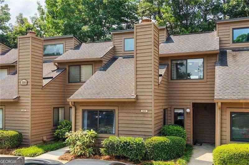 Condo For Sale - 304 Parkaire Crossing<br/> Marietta, GA 30068