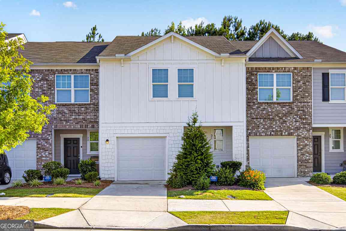 Townhouse For Sale - 31 Kielder Drive<br/> Winder, GA 30680