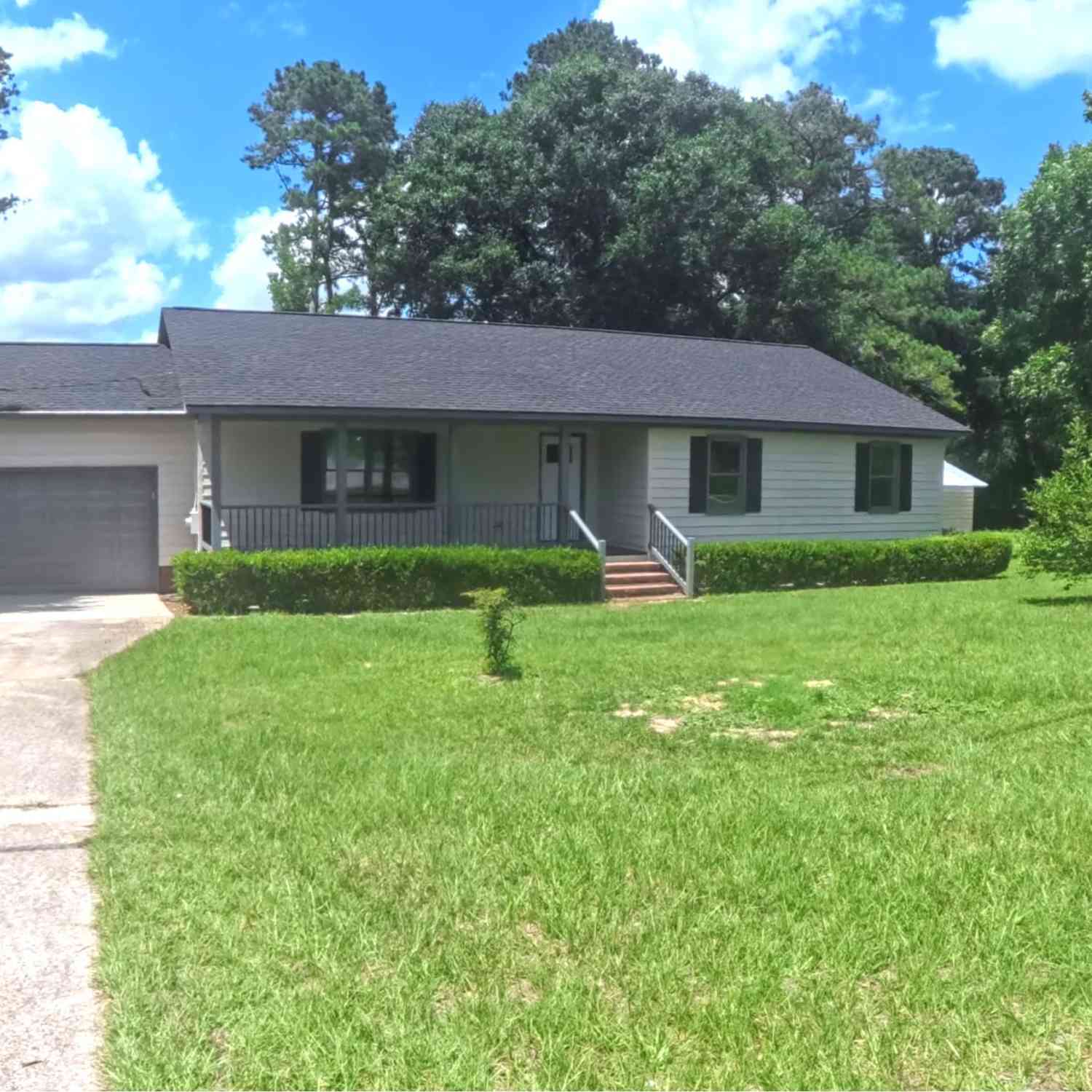 Homes For Sale - 1163 Fairlane Drive<br/> Louisville, GA 30434