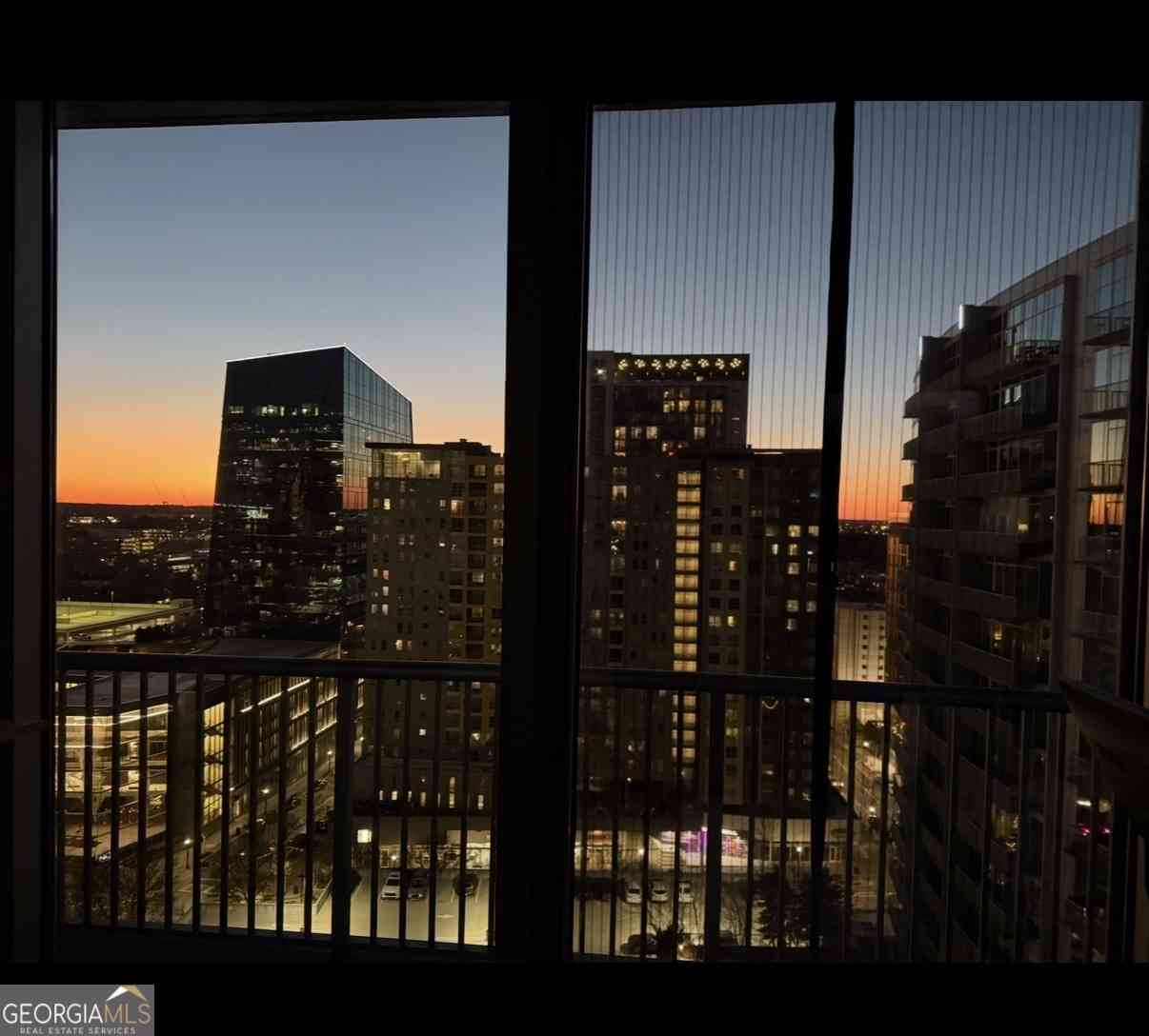 Condo For Sale - 950 W Peachtree Street NW #1702<br/> Atlanta, GA 30309