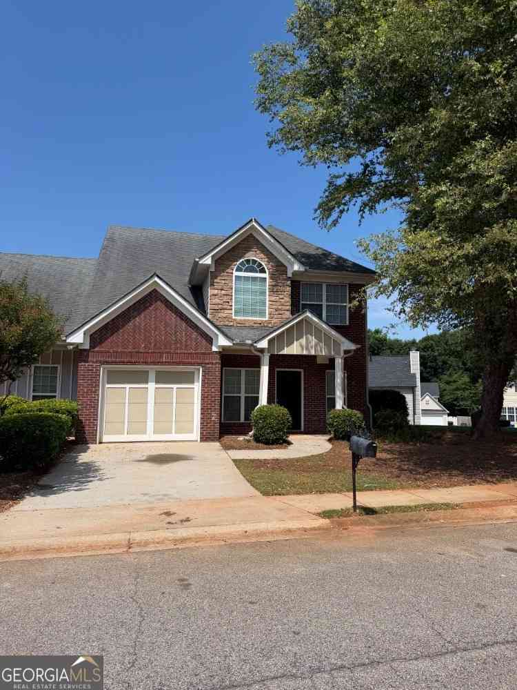 Homes For Sale - 110 Colony Park Lane<br/> Locust Grove, GA 30248