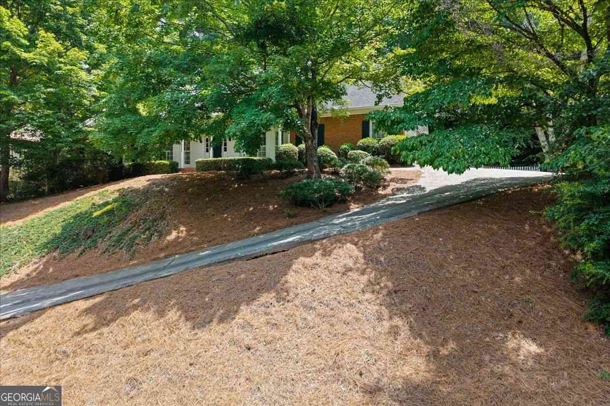 Homes For Sale - 8855 Glen Ferry Drive<br/> Johns Creek, GA 30022