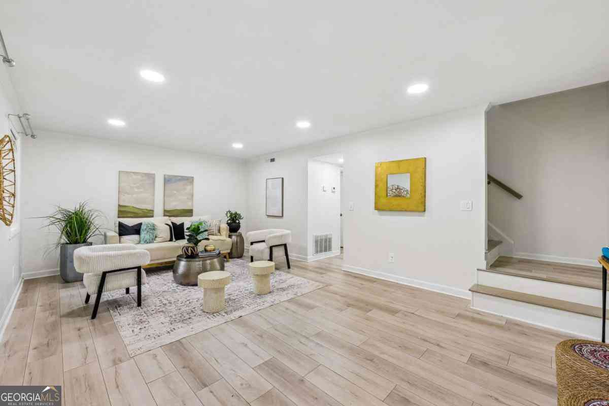 Townhouse For Sale - 6900 Roswell Road #1D<br/> Atlanta, GA 30328