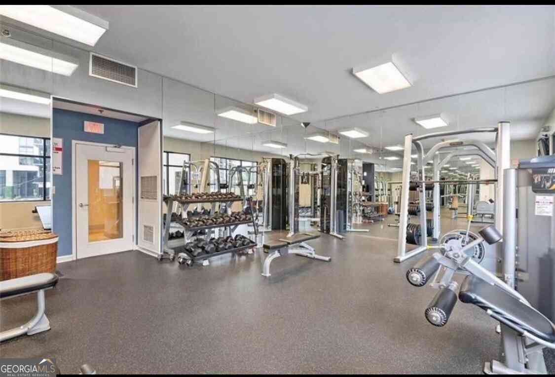 Condo For Sale - 3481 Lakeside Drive NE #APT 2807<br/> Atlanta, GA 30326